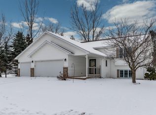 610 S Pointe Ln SW, Rochester, MN 55902