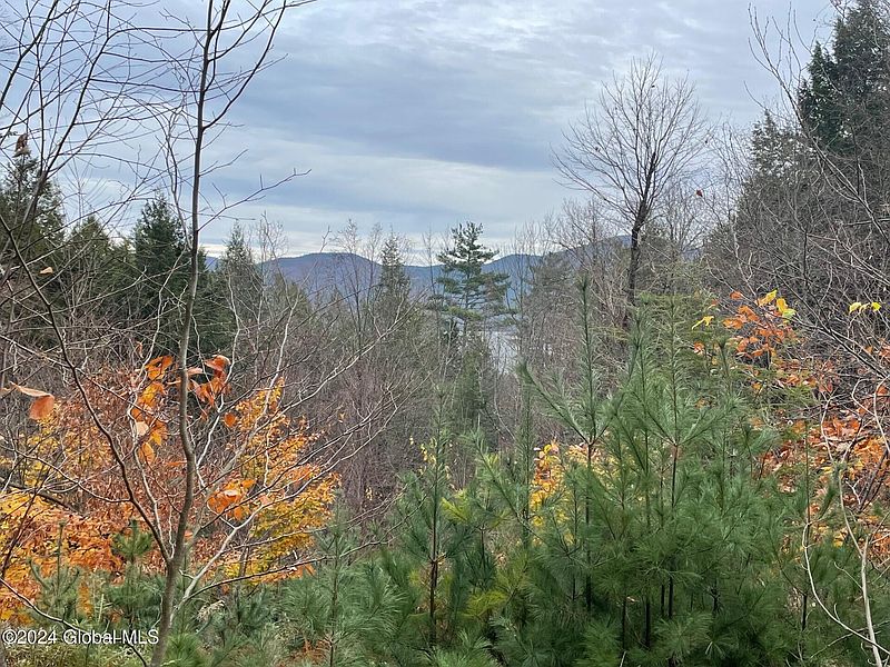 4th image of 8 Lake Ridge Road