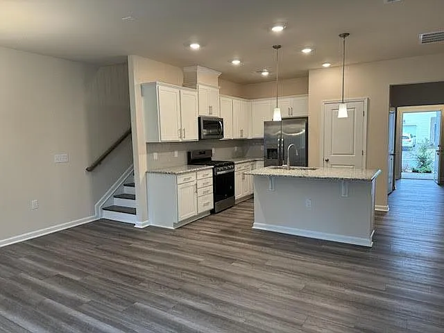 877 Falls Grove Trl — Photo 33