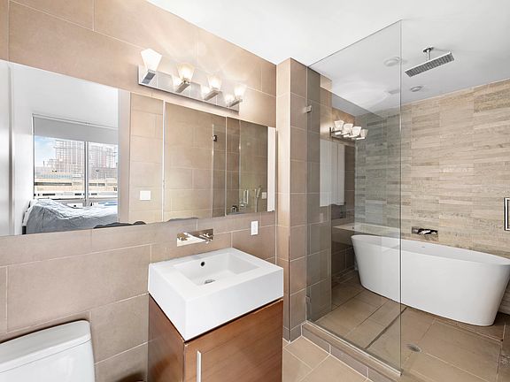 5th image of 5-19 Borden Ave #2FLRH