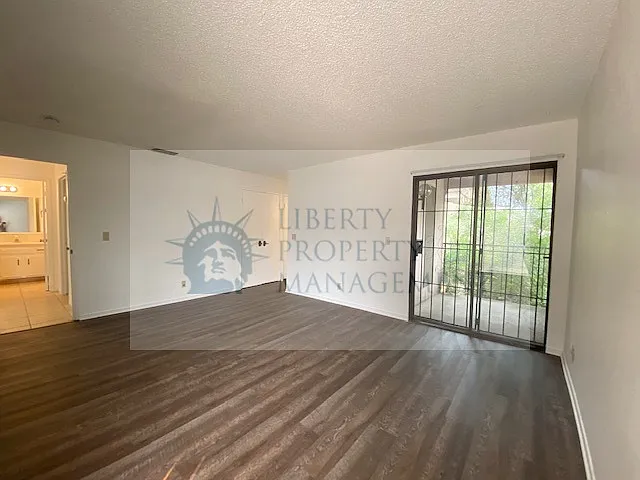 4317 N Emerson Ave #202 — Photo 14