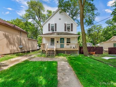 724 Wheeler St, Woodstock, IL, 60098