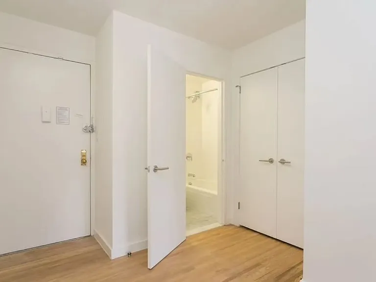 345 W 30th St #9B — Photo 6