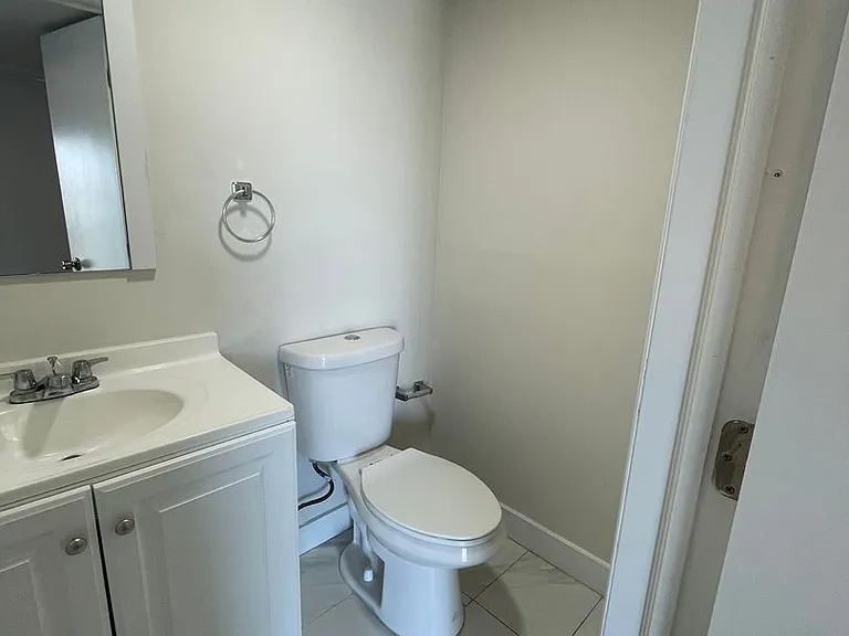 220 SW 17th Ct — Photo 18
