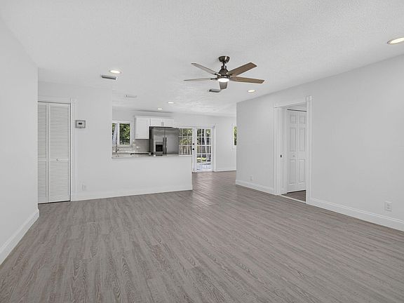 5th image of 514 Riverside Drive