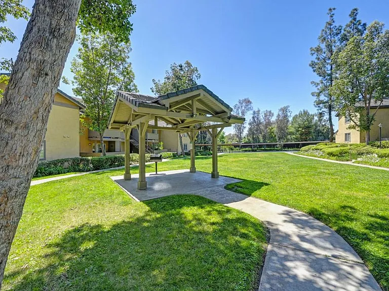 Elan Felicita Creek — Photo 10