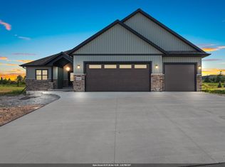 1650 Sweetbriar Way, Green Bay, WI 54311