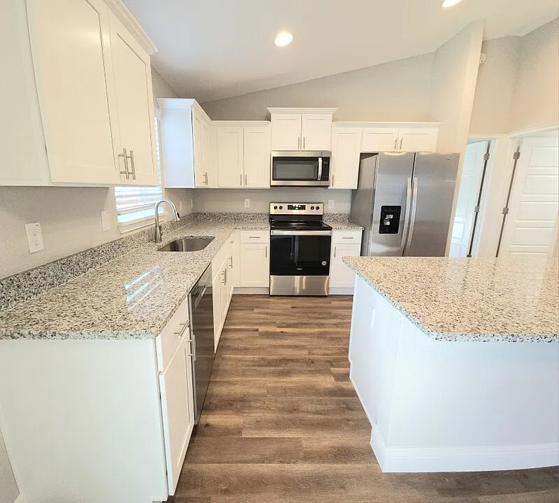 Silver Spring Shores — Photo 4