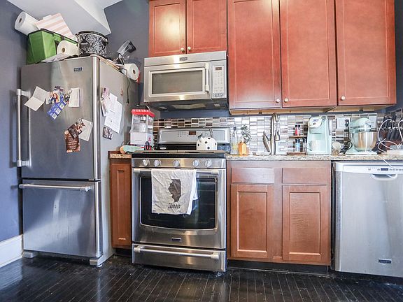 4th image of 2045 N Western Ave #3F