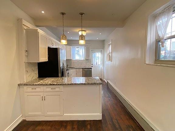 2nd image of 1040 Cantrell St
