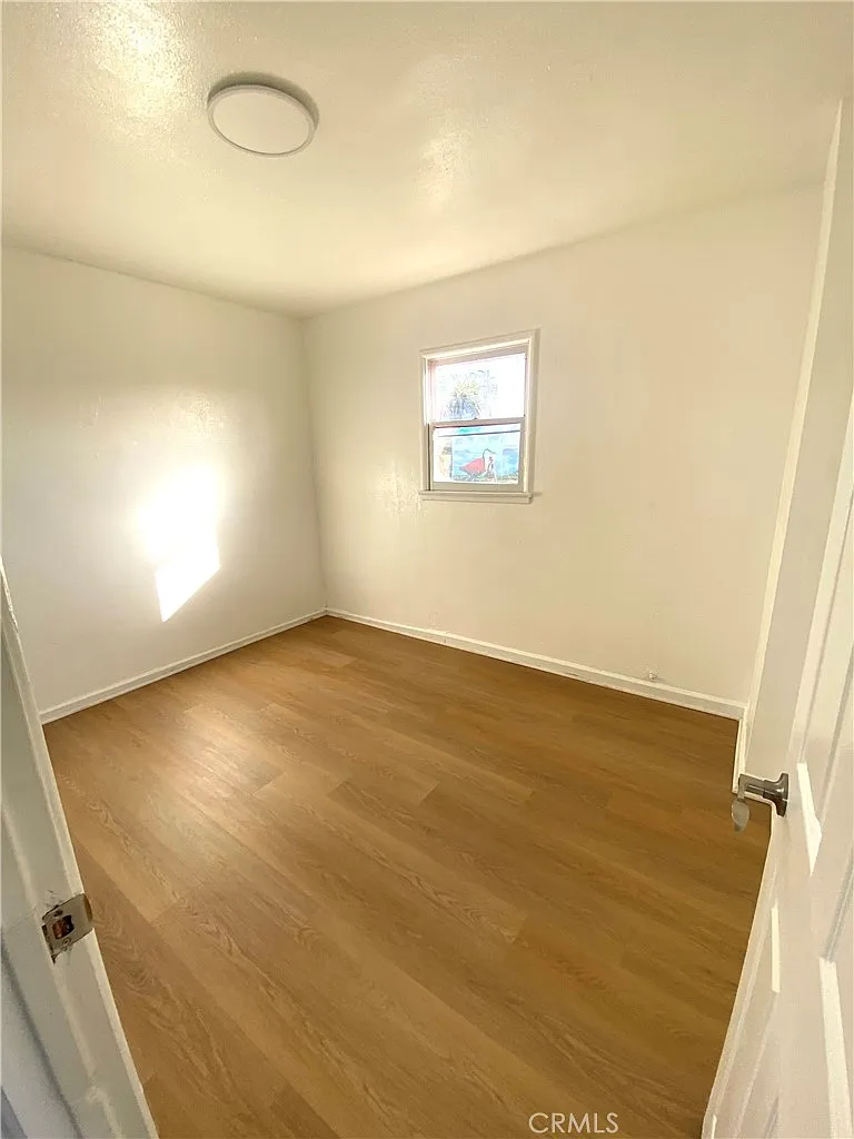 2 bed, 972 sqft, $2,200 — Photo 3