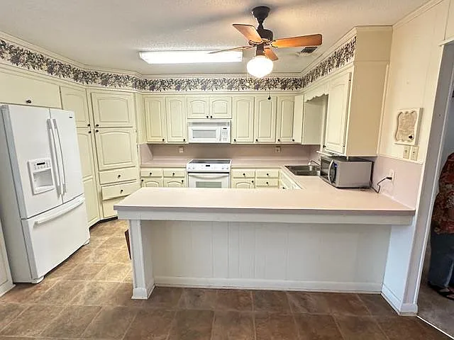 320 Merrell Dr — Photo 4