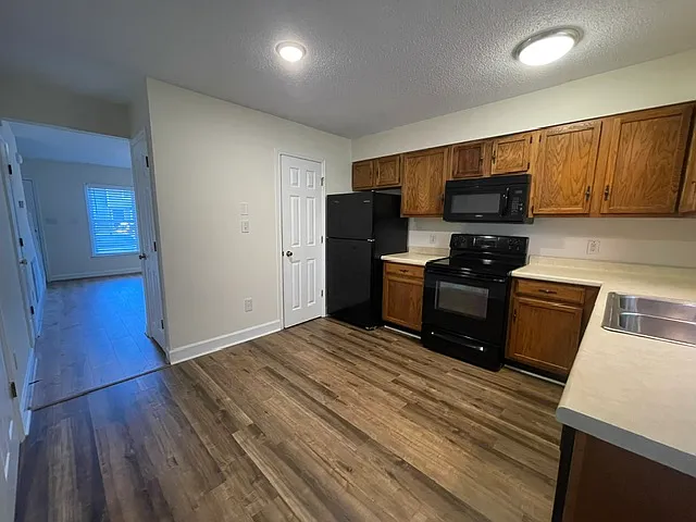2359 Hendersonville Rd #12 — Photo 3