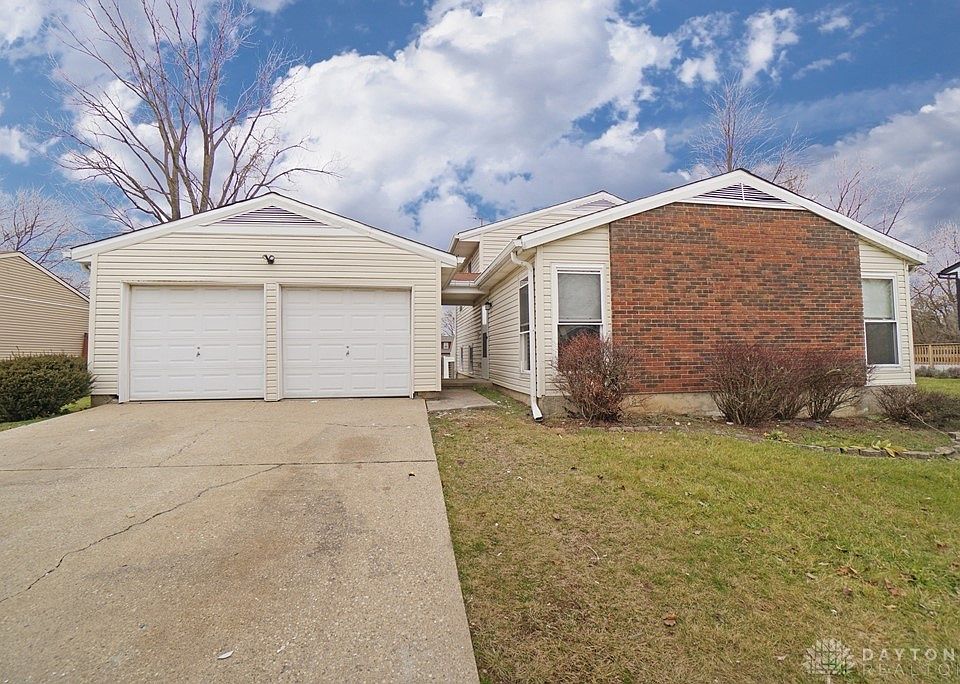 1st image of 690 Woodthrush Dr