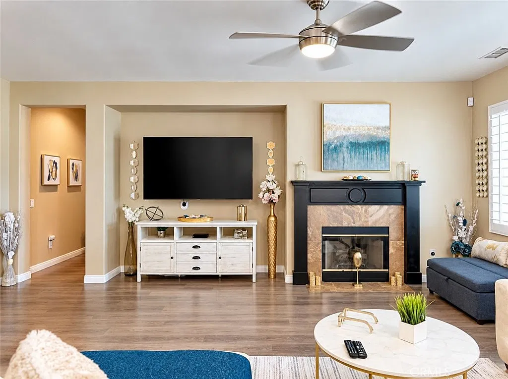 3 bed, 2.5 bath, 2495 sqft, $4,300 — Photo 4