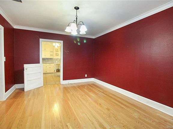 3rd image of 140 E Robinson Pl