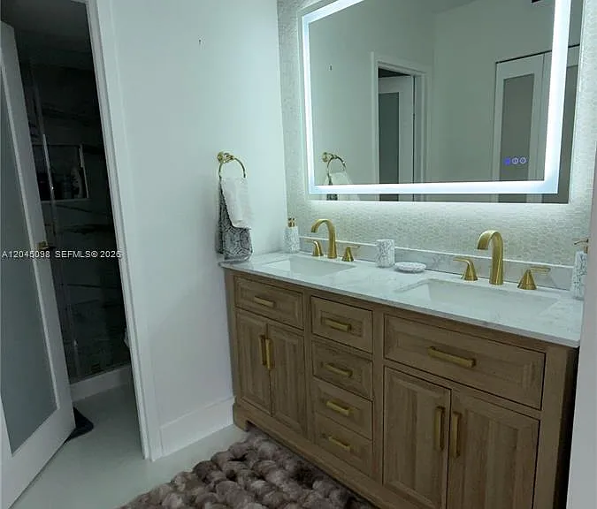 2333 Brickell Ave #614 — Photo 21