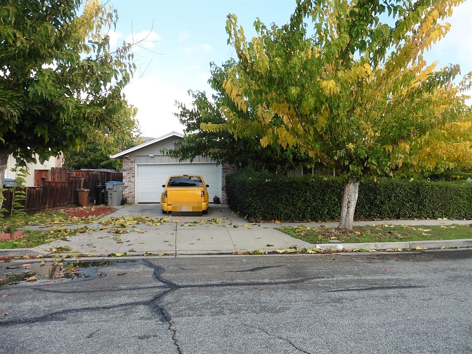 1st image of 2696 Goldwood Ct
