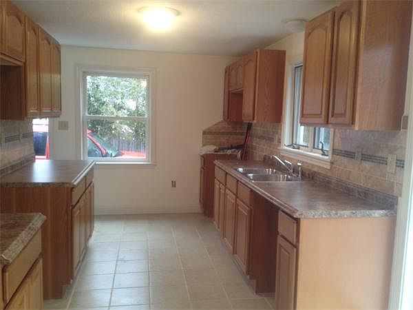 2nd image of 16 Roy St