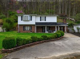 969 Airport Rd, Chapmanville, WV 25508