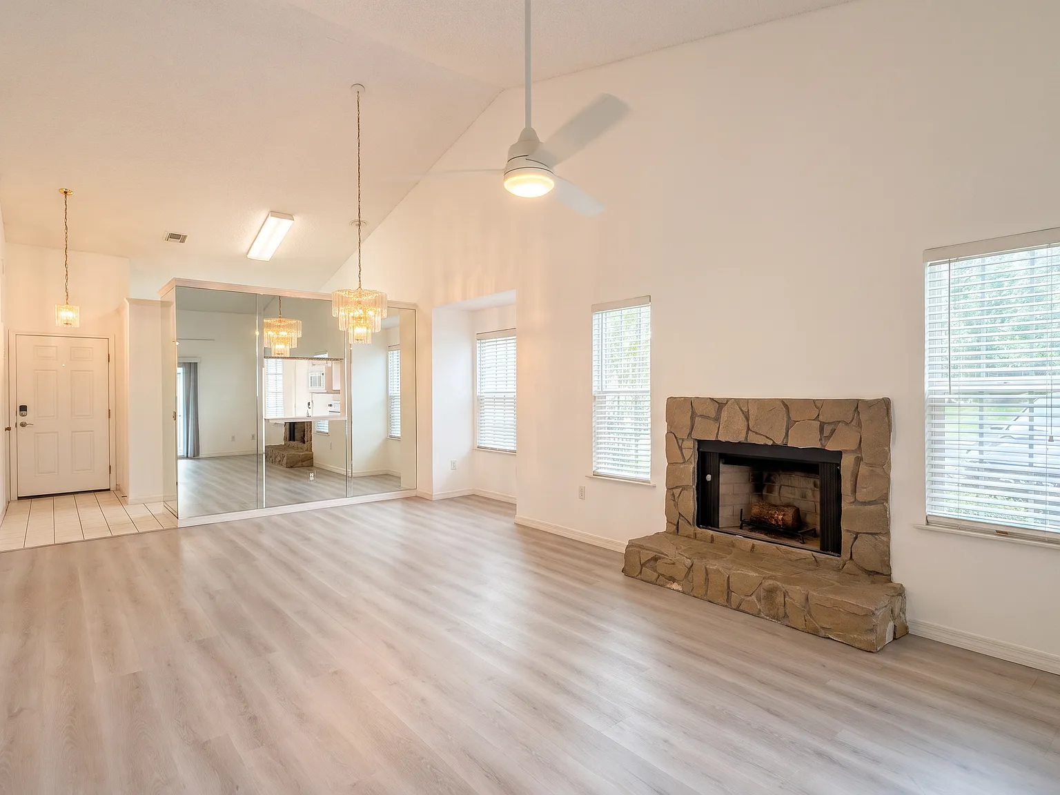 1950 Westminster Circle - 1 — Photo 4