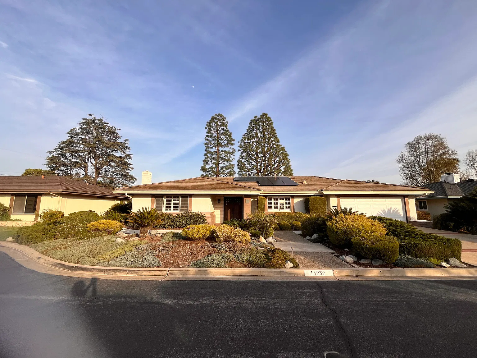 14232 Willow Ln — Photo 1