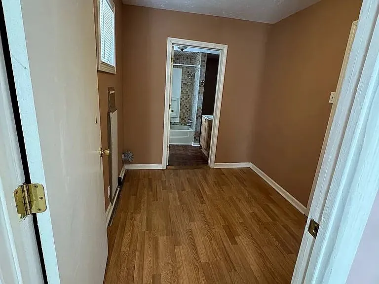 208 1/2 E Cherry St #1 — Photo 5