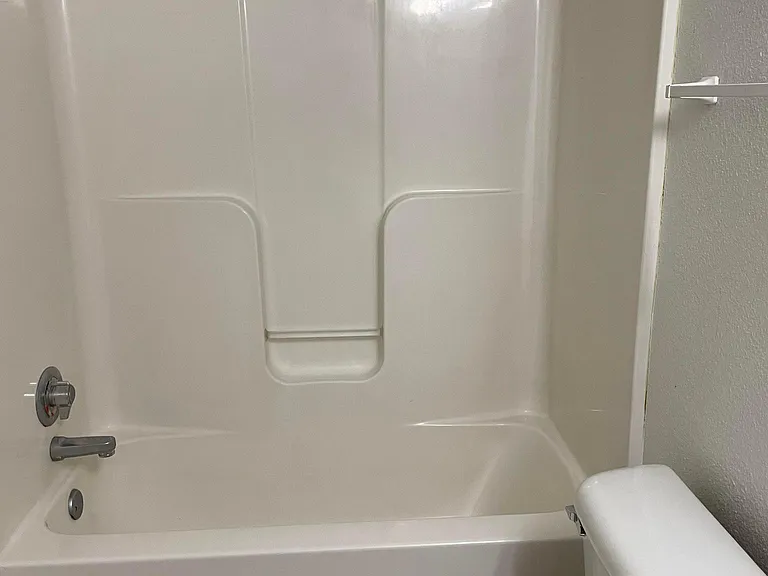 710 NW Scenic Ln — Photo 17