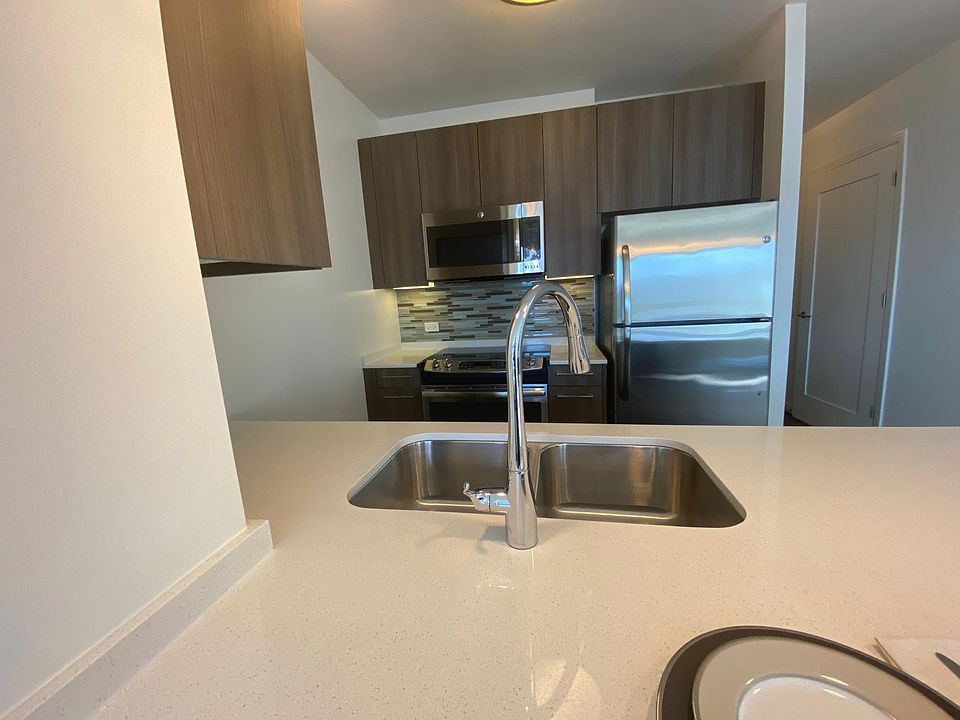 1st image of 501 N Orleans St #4210