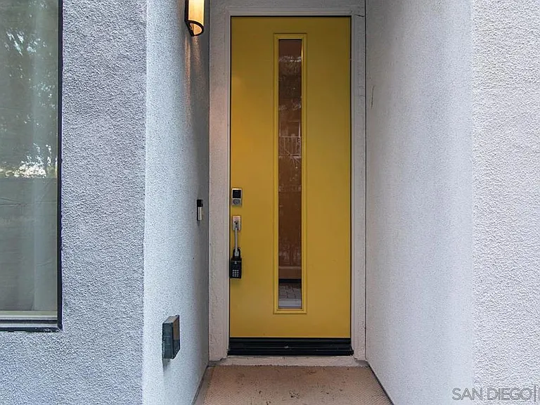 3642 7th Ave — Photo 2