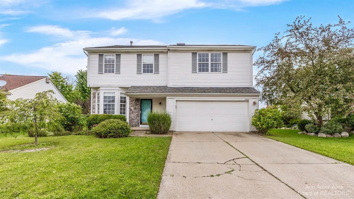 7535 Streamwood Dr photo 1