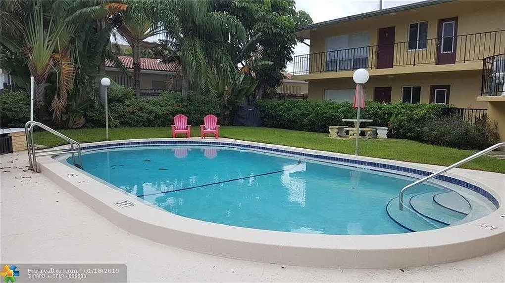 2 bed, 850 sqft, $2,000 — Photo 2