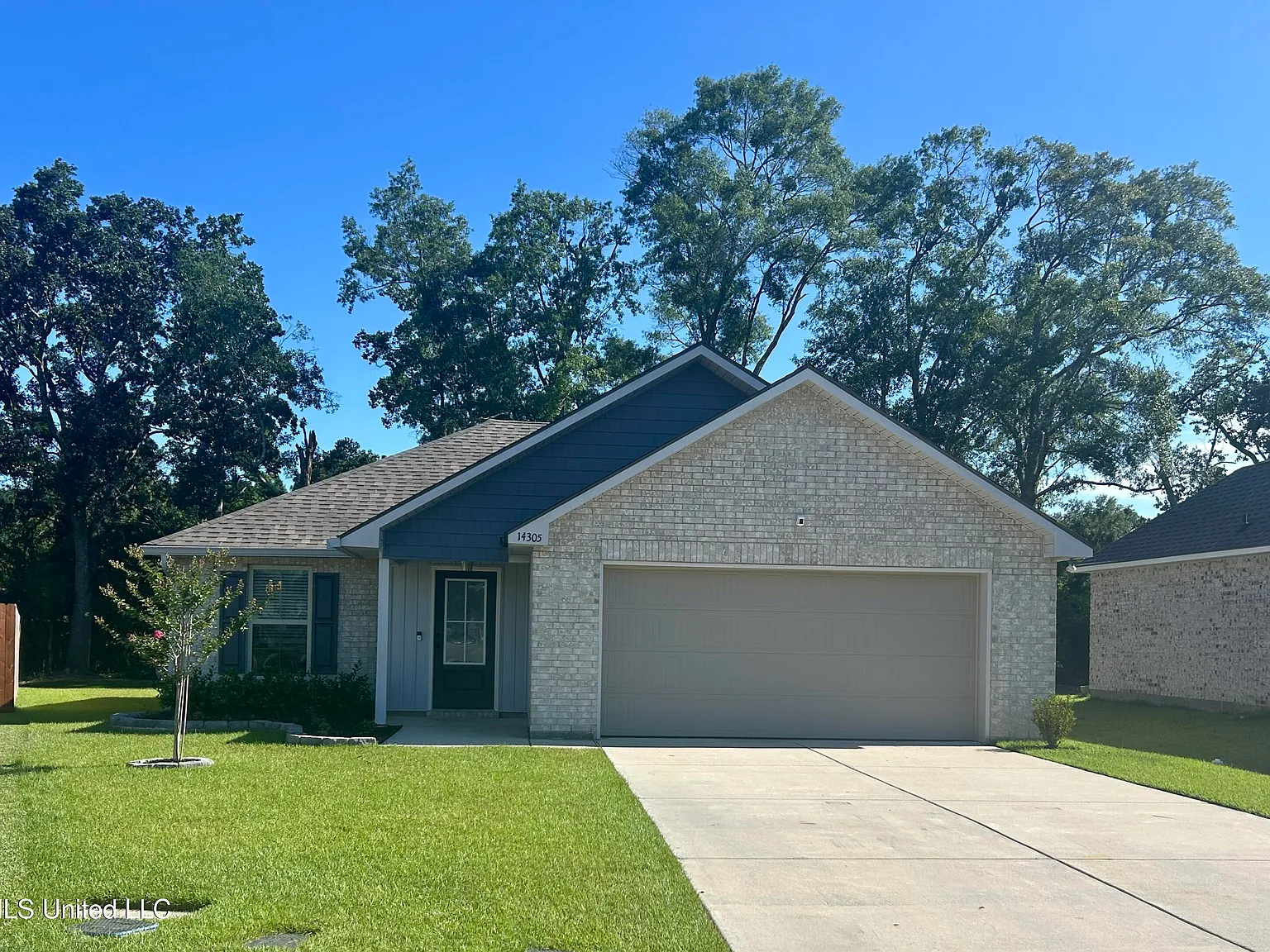 3 bed, 2.0 bath, 1490 sqft, $2,000 — Photo 1