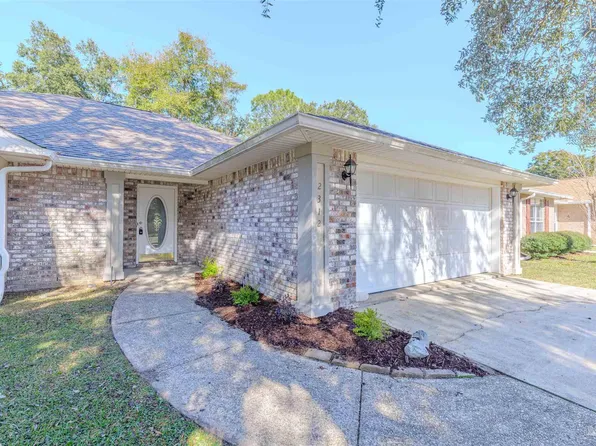 2312 Caddy Shack Ln, Pensacola, FL 32526