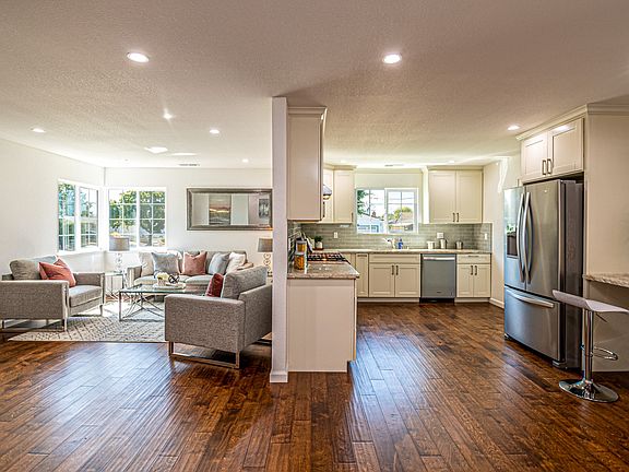 5th image of 3015 Warm Springs Dr