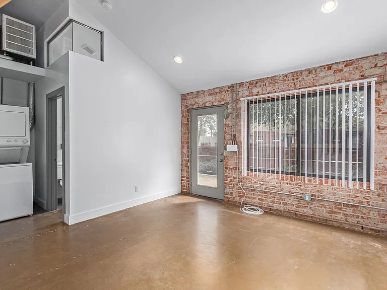 1810 N 16th St — Photo 3