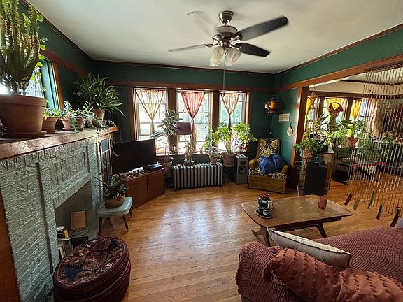 3rd image of 3943 W Wellington Ave #1W