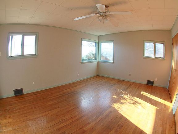 Master Bedroom Upstairs 