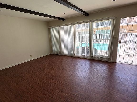 4th image of 1834 N Harvard Blvd #4