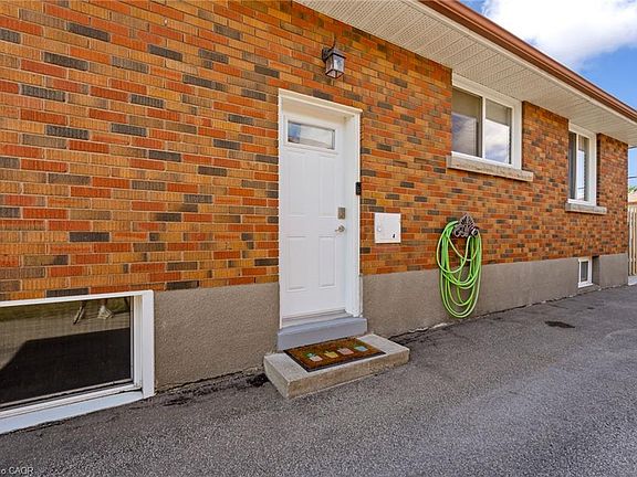 5th image of 96 Clarke St
