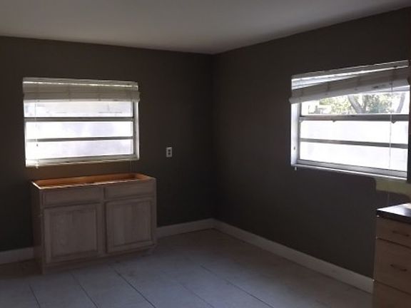 3rd image of 142 Wilson Dr