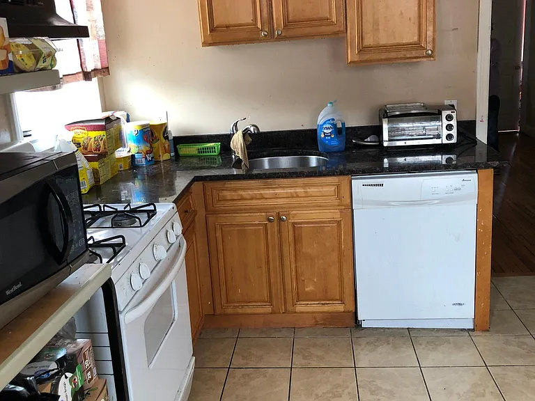 10 Fernboro St #3 — Photo 1