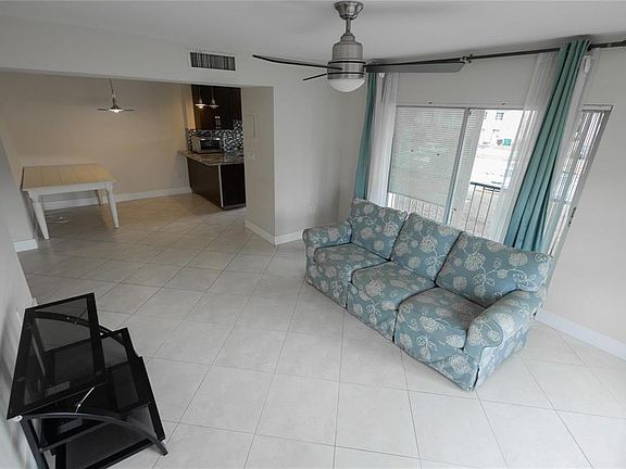 4th image of 4152 Inverrary Dr APT 202