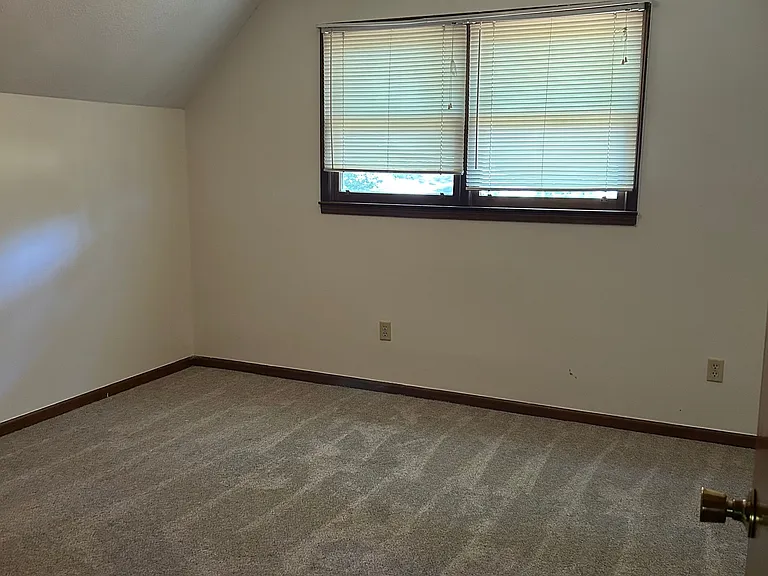 2616 Locust Hill Rd — Photo 13