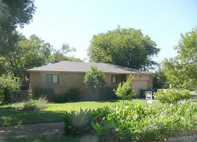 2nd image of 832 Colgate Dr