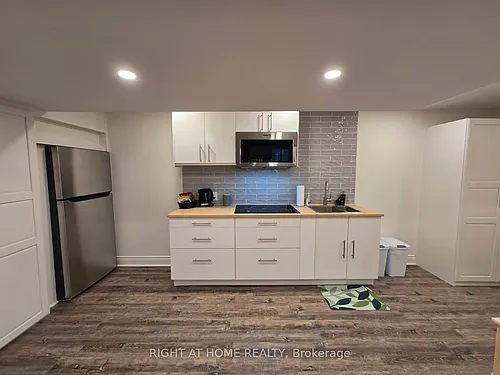 63 Queens Ave #B Photo 1