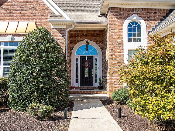 5th image of 516 Arrowhead Dr