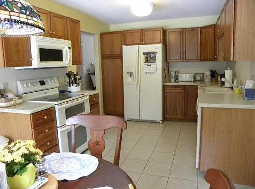 5th image of 14 Bentwood Dr