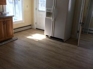 978 Union St APT 1, Manchester, NH 03104