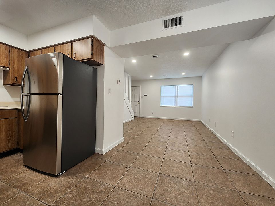 300 W Mill St Carbondale IL Zillow